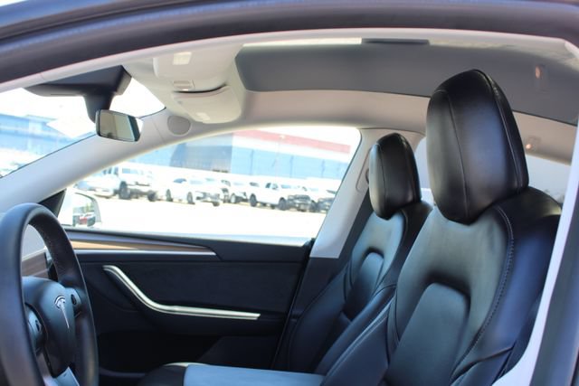 Used 2022 Tesla Model Y Long Range AWD/4WD image 24