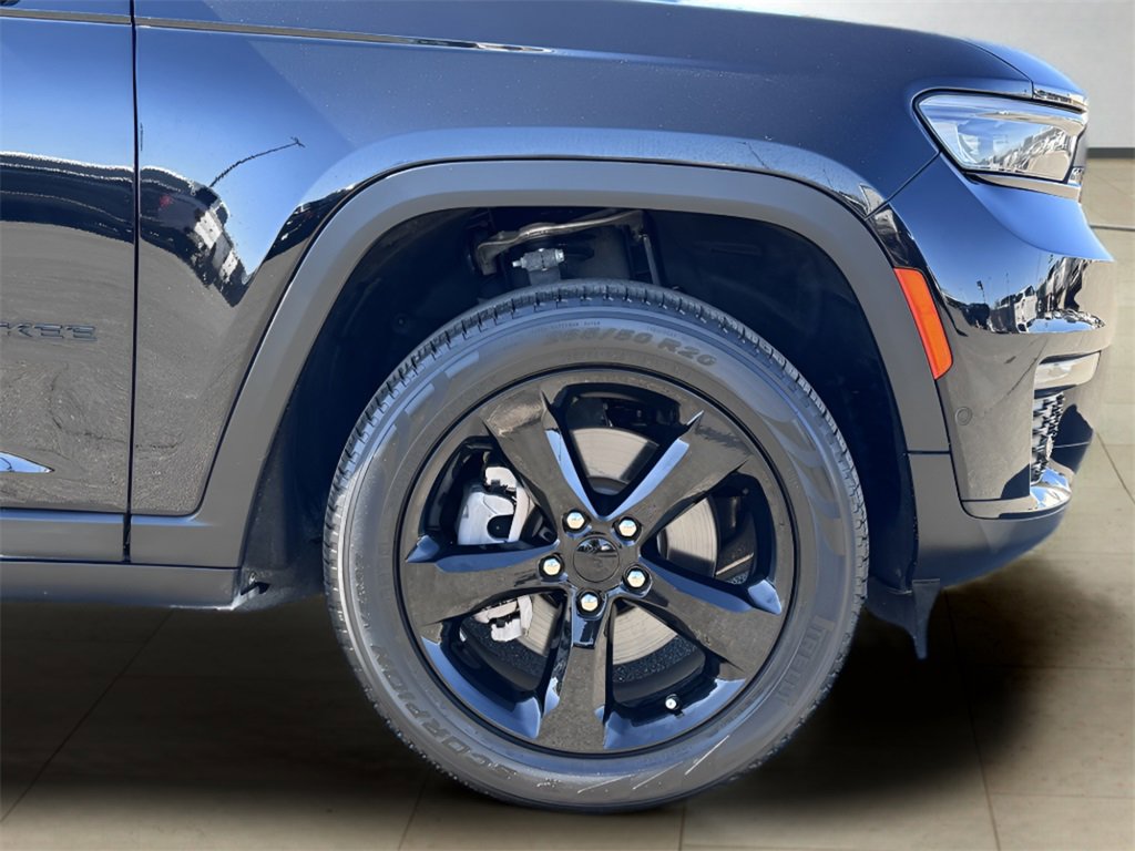 Used 2023 Jeep Grand Cherokee L Limited w/ Luxury Tech Group II image 42