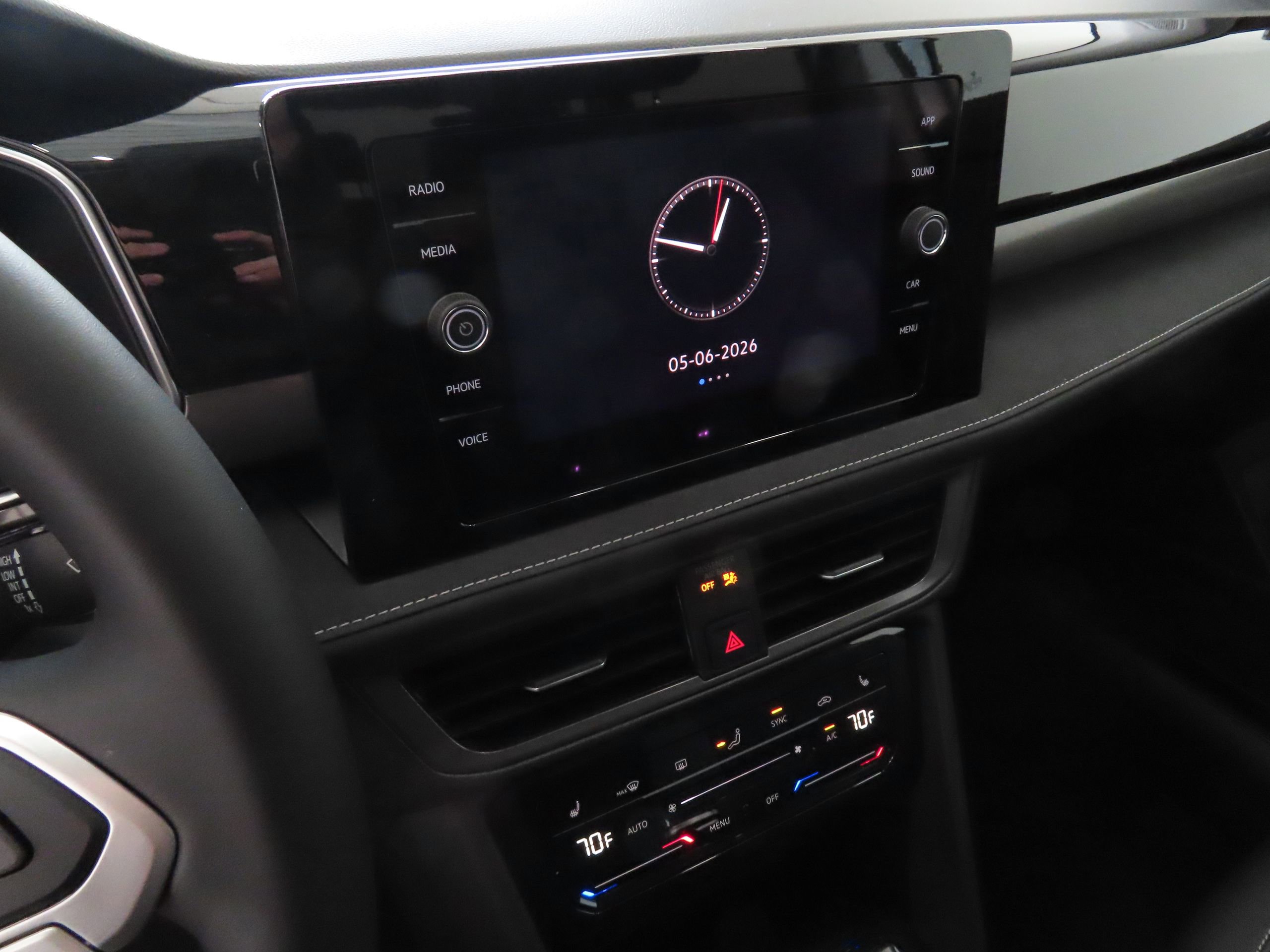 New 2026 Volkswagen Taos SE FWD image 16
