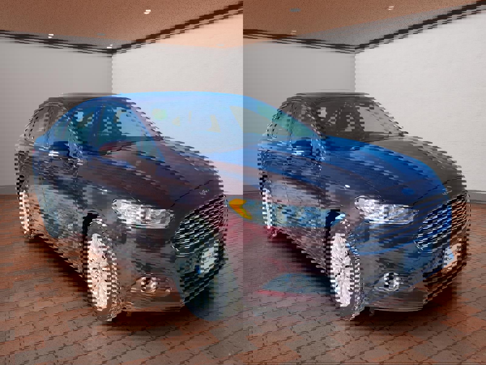 Used 2013 Ford Fusion Energi SE video 2