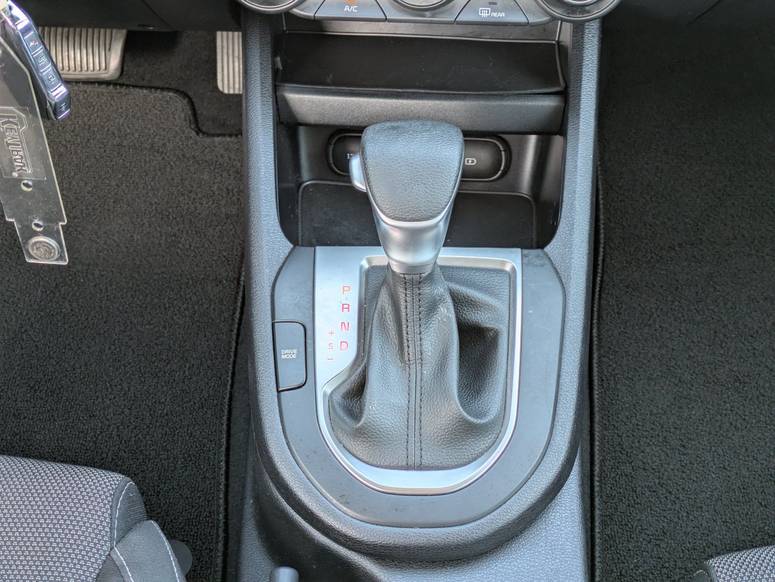 Certified 2024 Kia Forte LXS FWD image 15