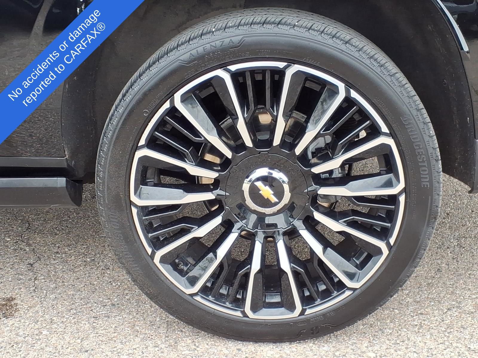 Used 2025 Chevrolet Suburban High Country AWD/4WD image 9