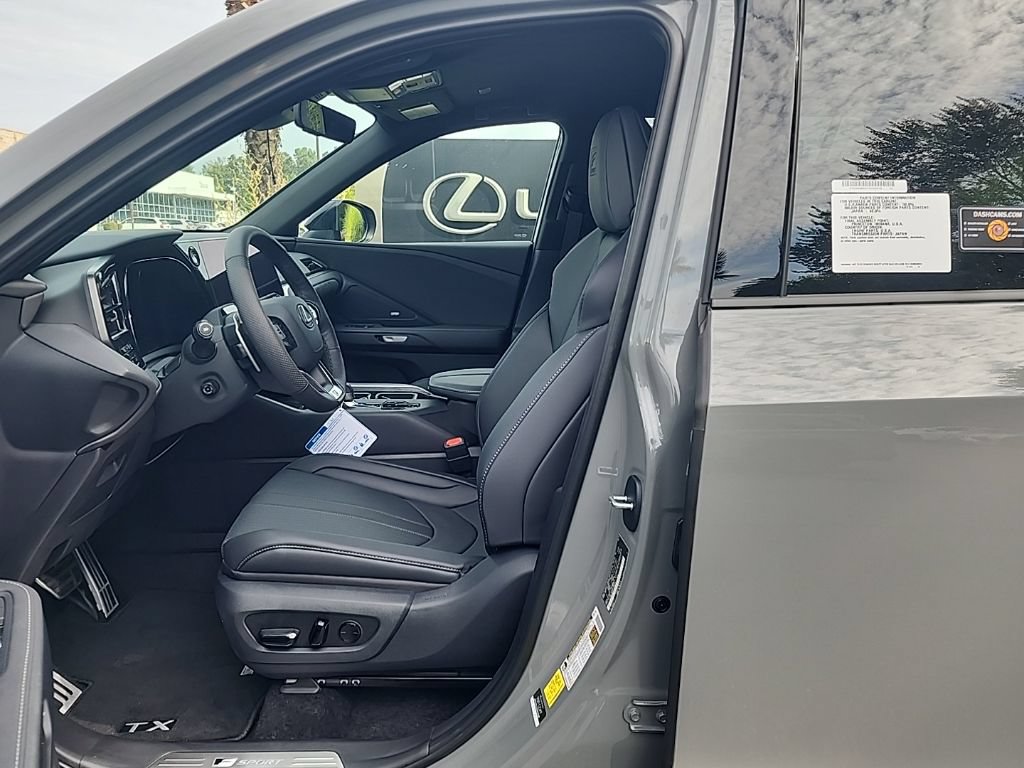 New 2026 Lexus TX 500h AWD image 4