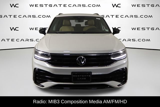 Used 2023 Volkswagen Tiguan SE R-Line AWD/4WD image 2