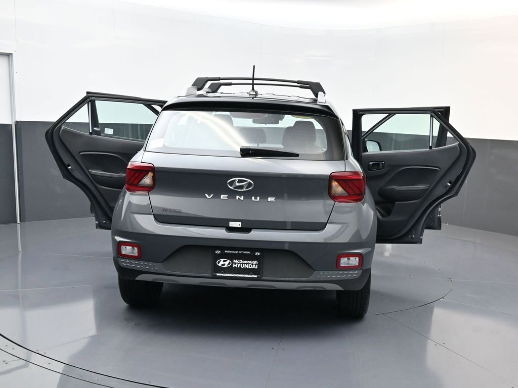 Used 2025 Hyundai Venue Limited image 29
