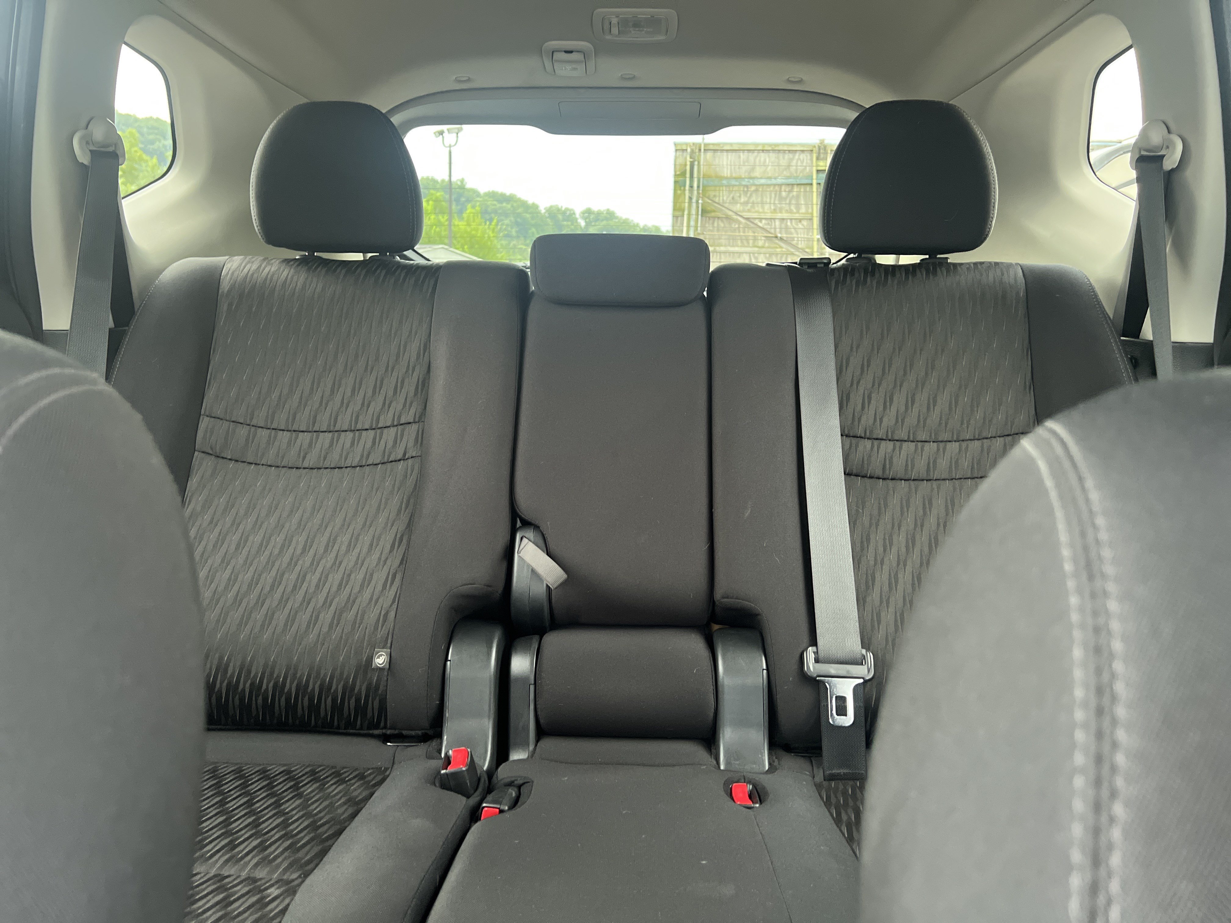 Used 2019 Nissan Rogue SV AWD/4WD image 40