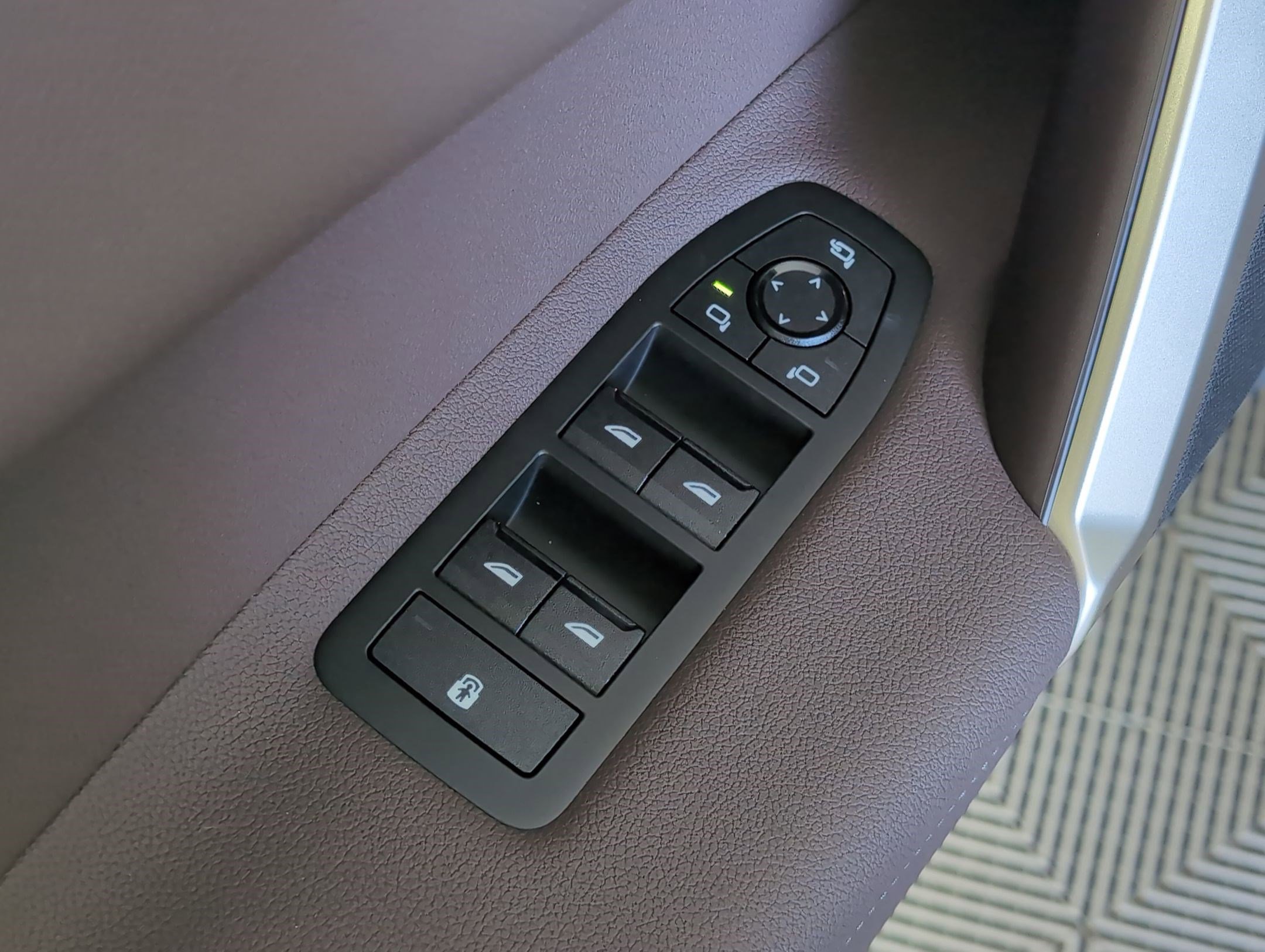 Used 2026 BMW iX xDrive45 image 10