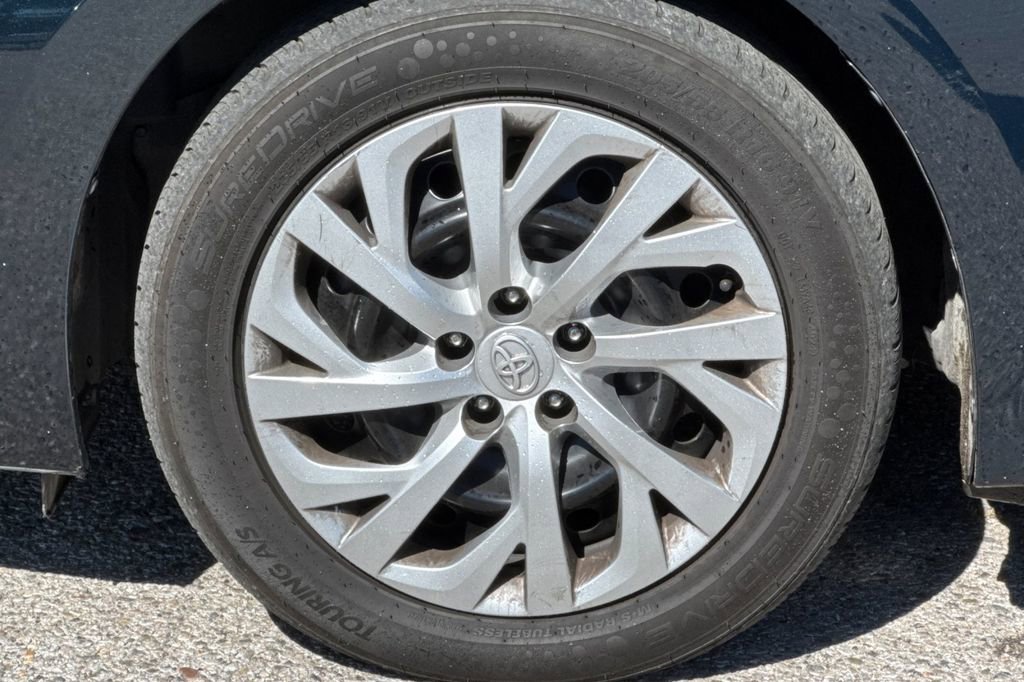 Used 2017 Toyota Corolla LE FWD image 23