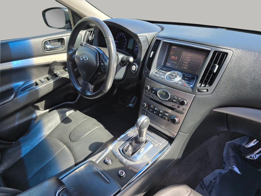 Used 2015 INFINITI Q40 w/ Moonroof Package RWD image 26
