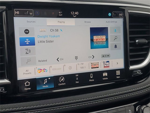 New 2026 Chrysler Pacifica Limited w/ Trailer Tow Group image 25