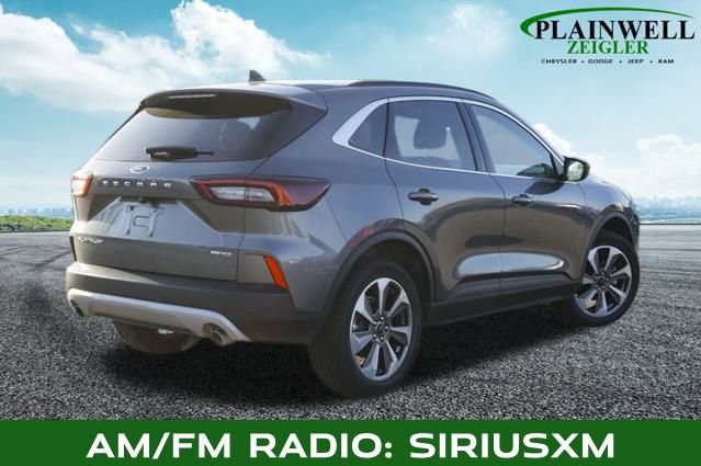 Used 2025 Ford Escape Platinum image 3