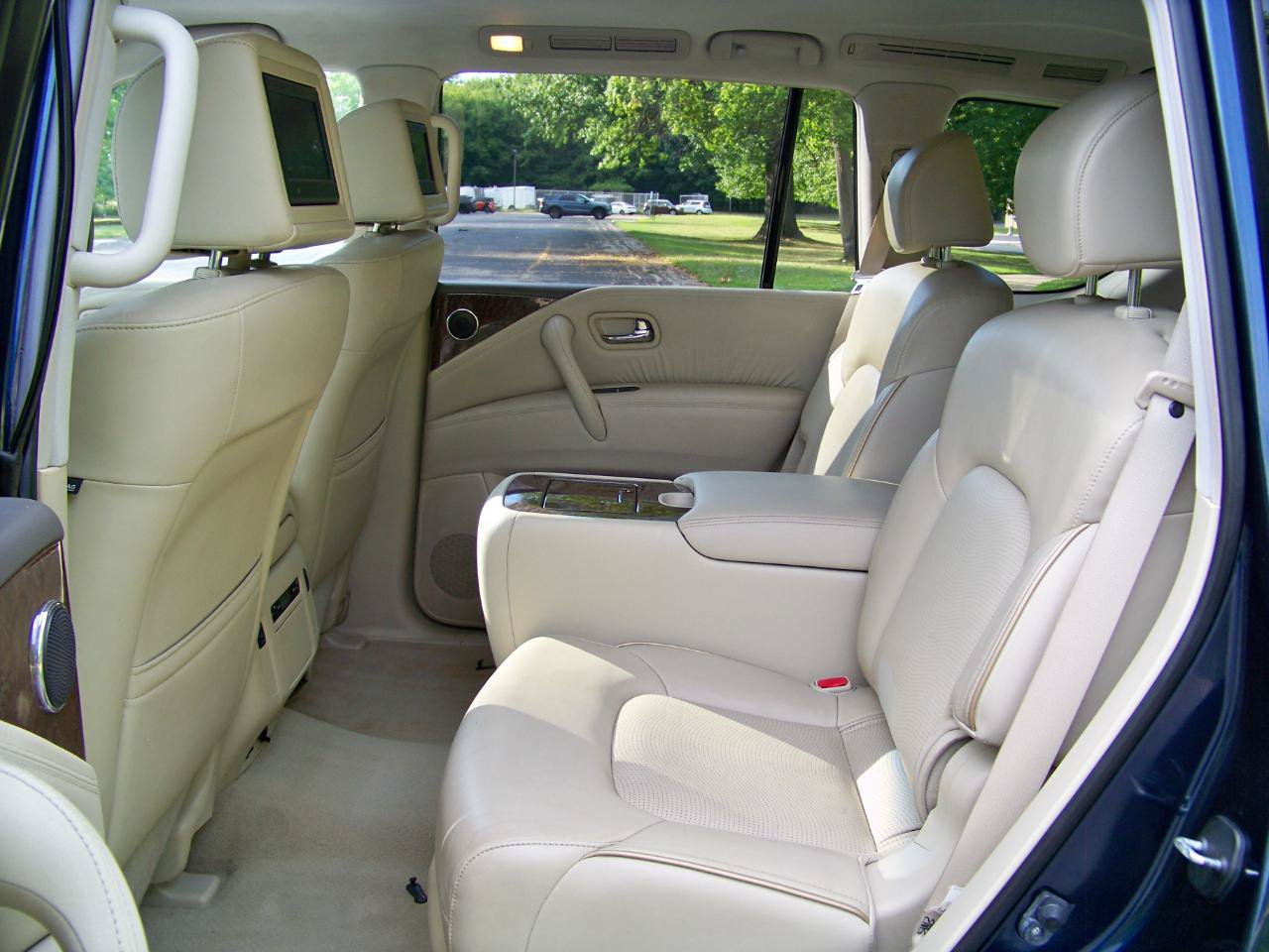 Used 2015 INFINITI QX80 4WD w/ 22" Wheel Package image 37