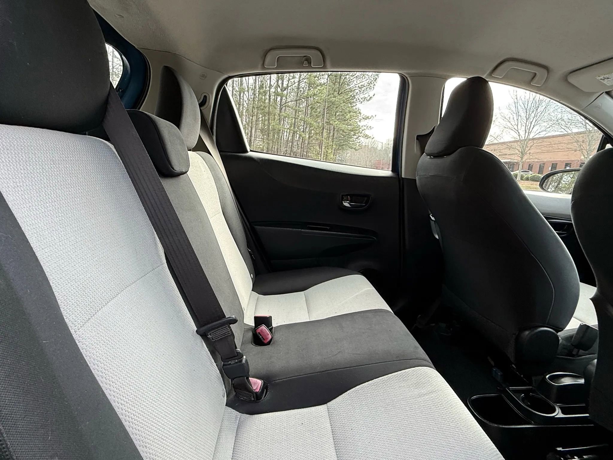 Used 2013 Toyota Yaris LE image 20