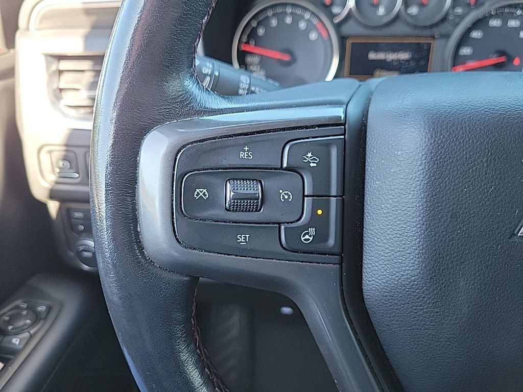 Used 2021 Chevrolet Suburban RST w/ Luxury Package AWD/4WD image 38