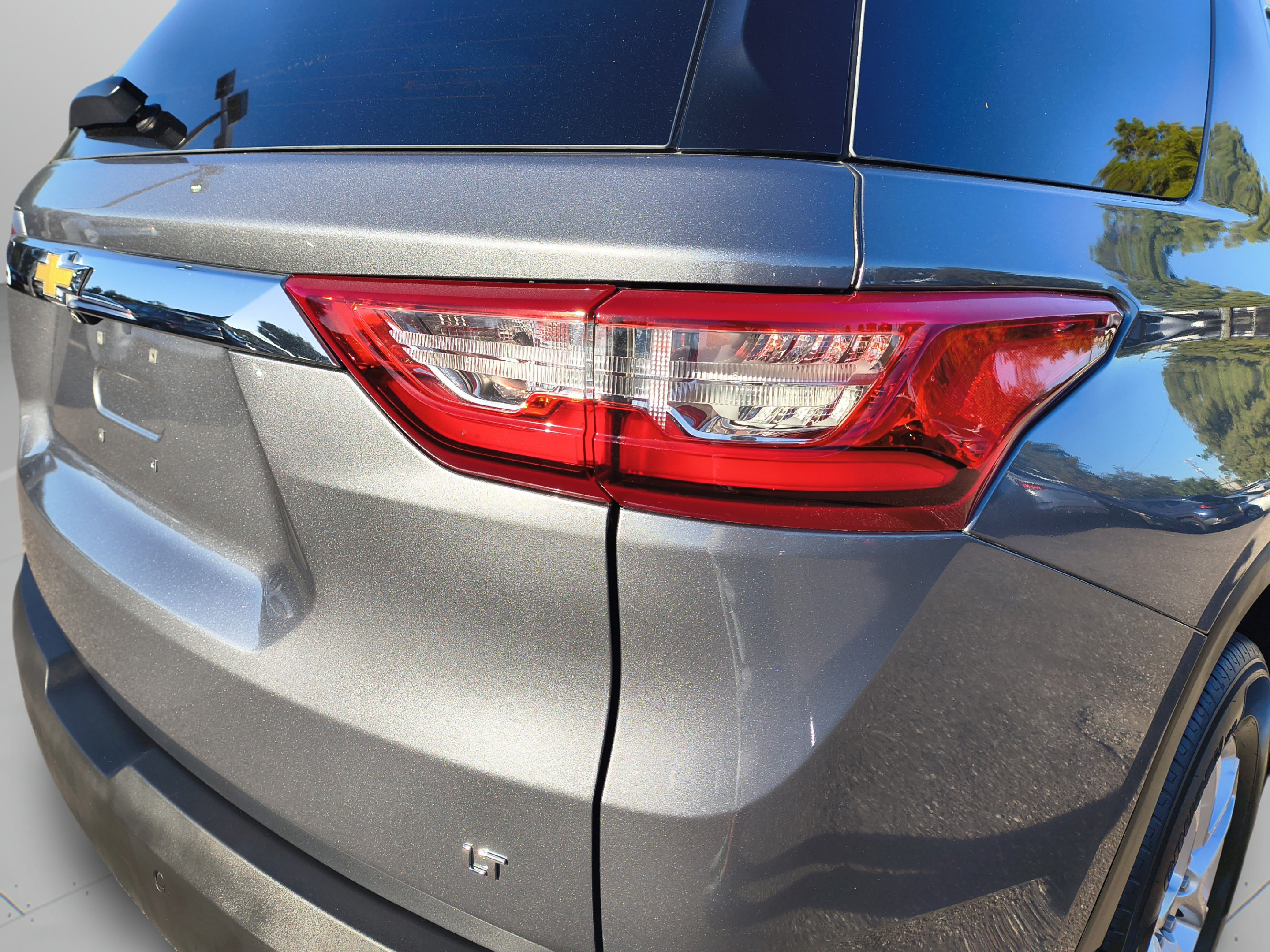 Used 2021 Chevrolet Traverse LT FWD image 34