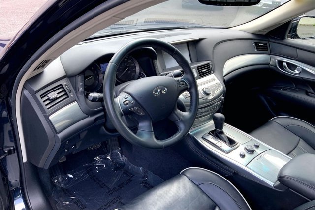 Used 2018 INFINITI Q70 Luxe AWD/4WD image 14