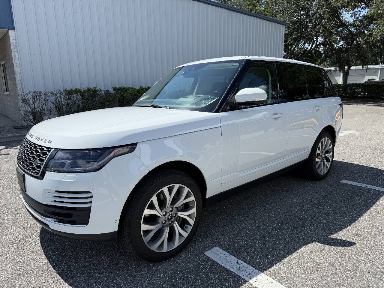 Used 2018 Land Rover Range Rover Supercharged AWD/4WD image 1