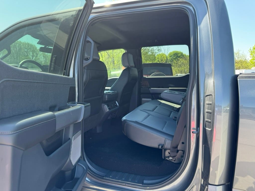 New 2023 Ford F150 Lightning Lariat image 28