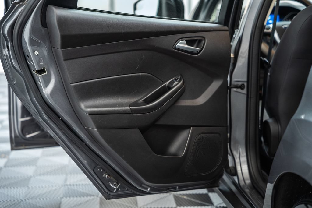Used 2014 Ford Focus SE FWD image 33