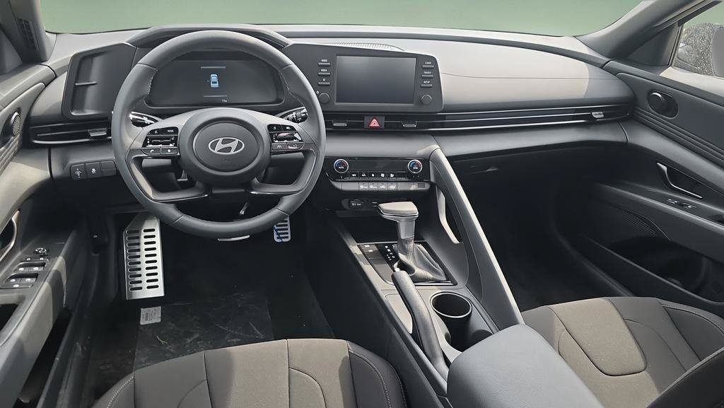 New 2026 Hyundai Elantra Sport FWD image 16