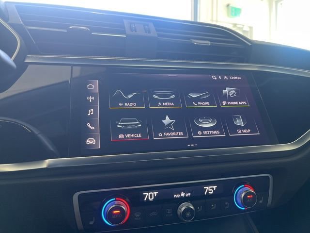 Certified 2025 Audi Q3 2.0T Premium w/ Convenience Package image 19