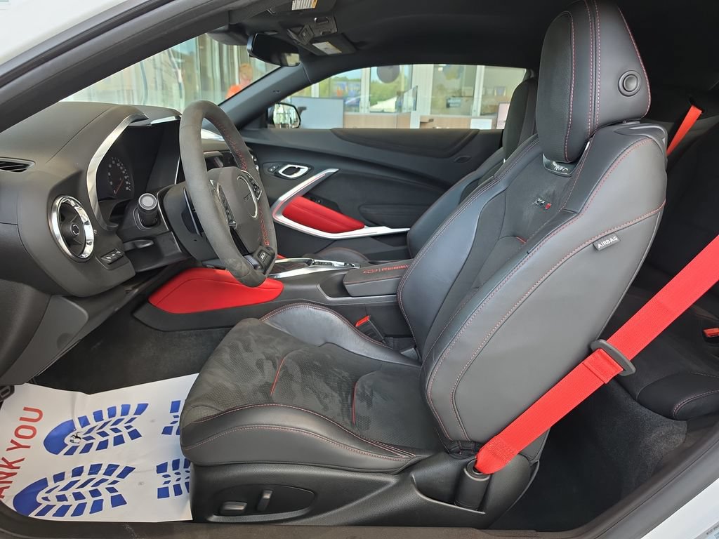 Used 2020 Chevrolet Camaro ZL1 RWD image 10