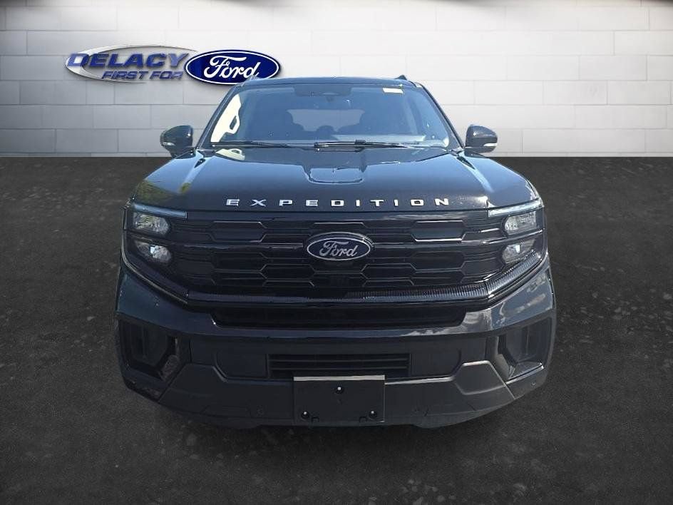 Used 2025 Ford Expedition Active AWD/4WD image 12
