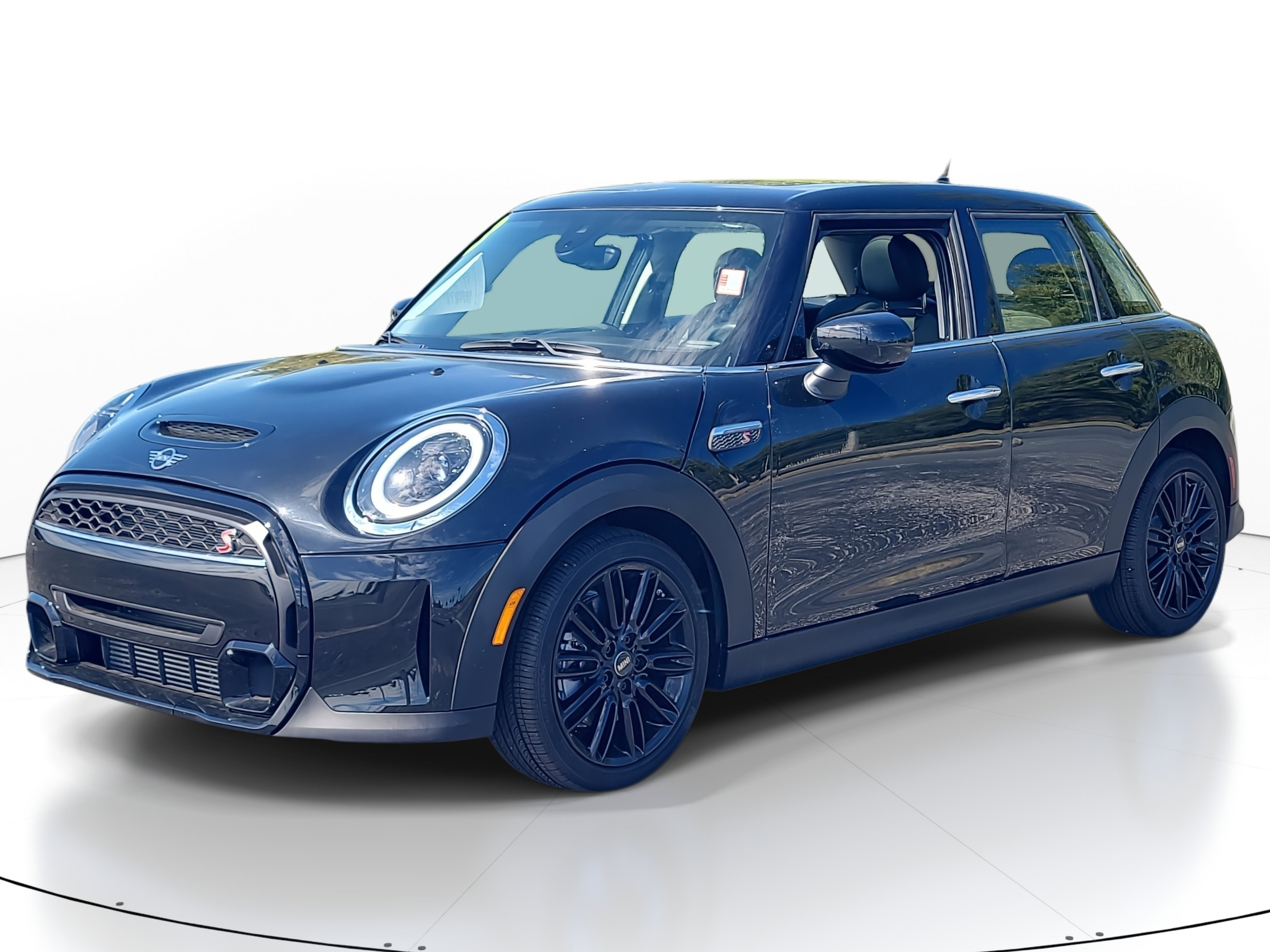 Used 2023 MINI Cooper S image 3
