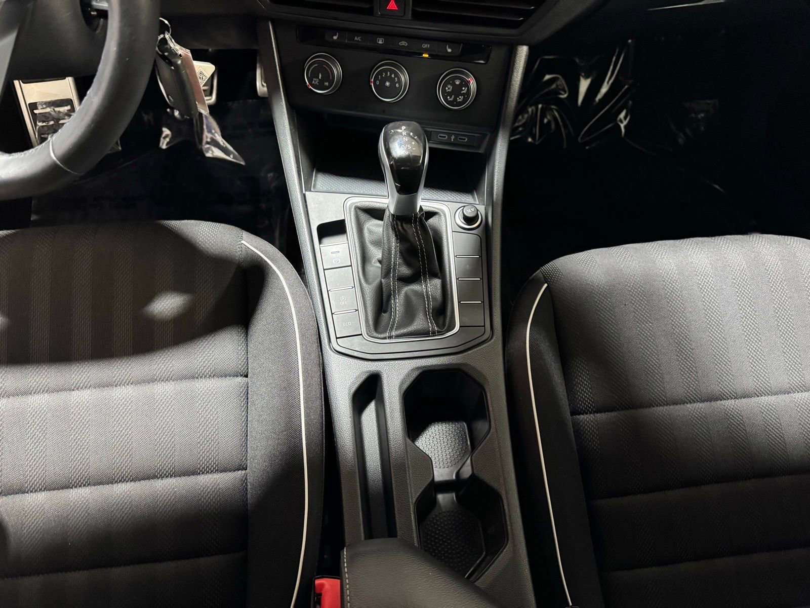 Used 2024 Volkswagen Jetta Sport image 27