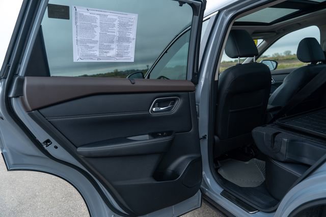 Used 2022 Nissan Rogue Platinum w/ Head-Up Display Package image 20