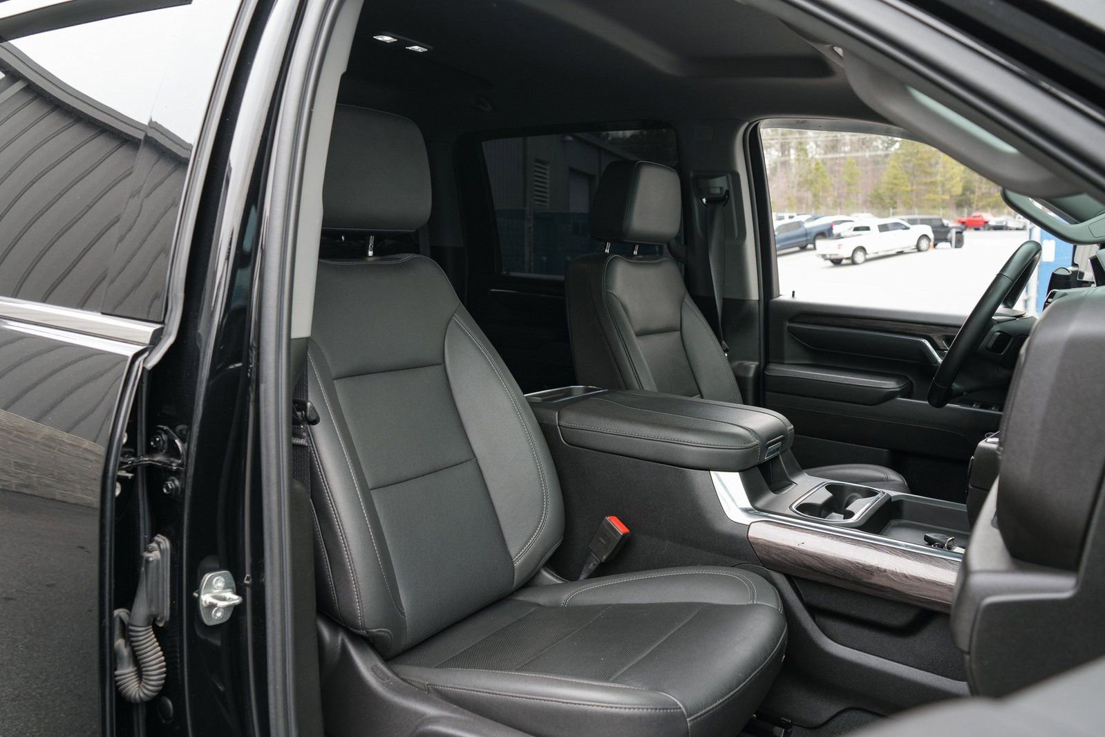 Used 2024 Chevrolet Silverado 2500 LTZ w/ LTZ Convenience Package AWD/4WD image 21