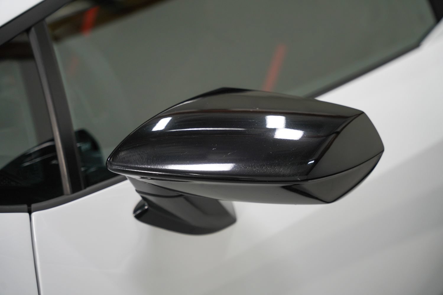 Used 2018 Lamborghini Huracan Performante AWD/4WD image 14