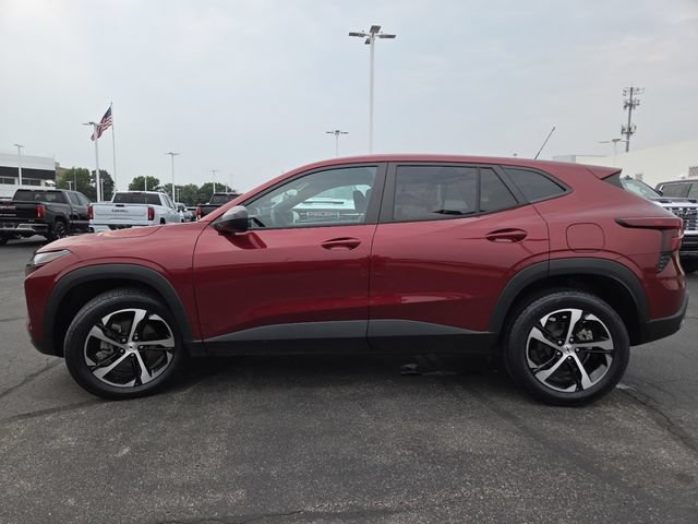 Used 2024 Chevrolet Trax RS w/ Driver Confidence Package FWD image 12