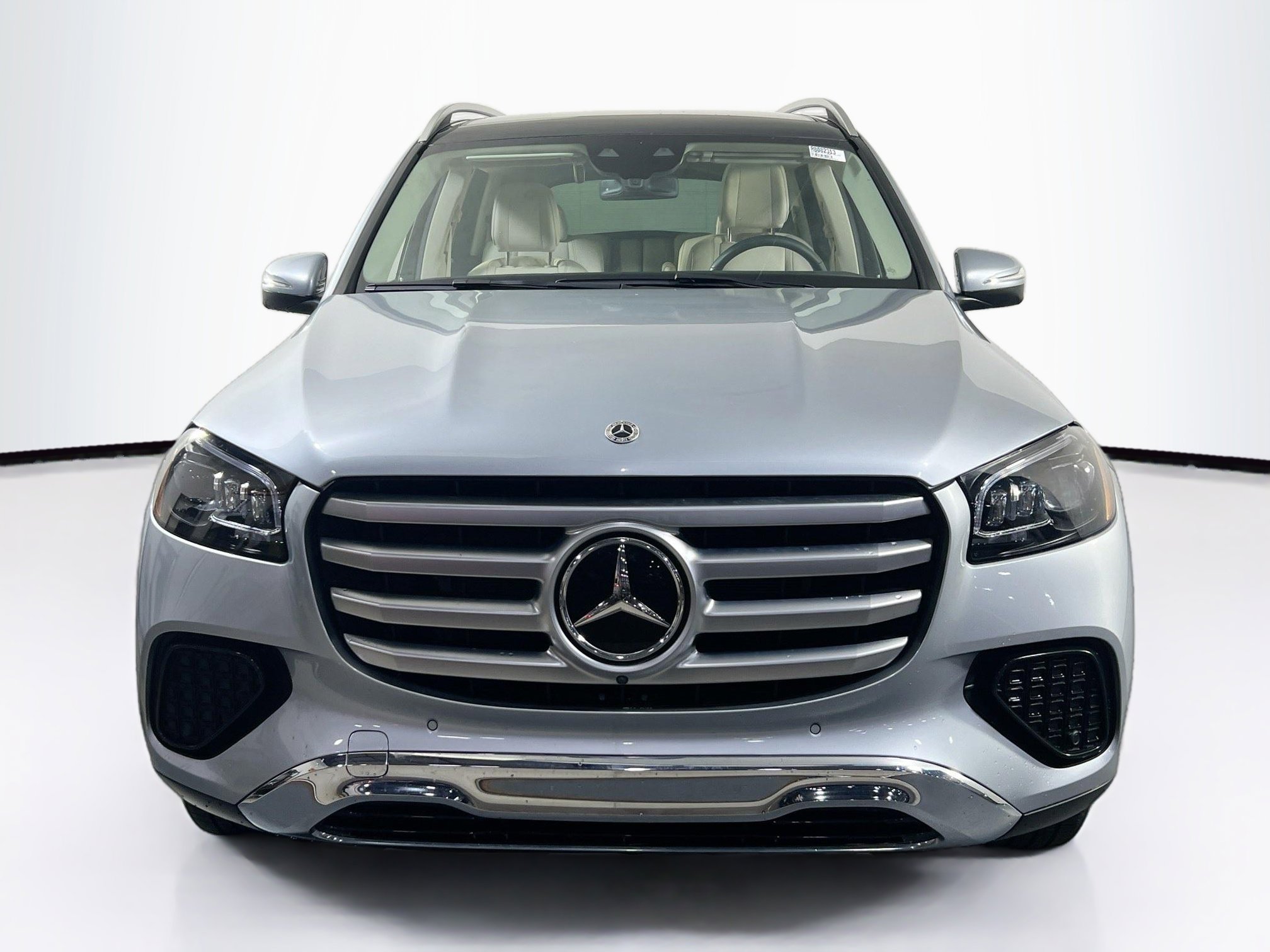 Used 2024 Mercedes-Benz GLS 450 4MATIC image 2