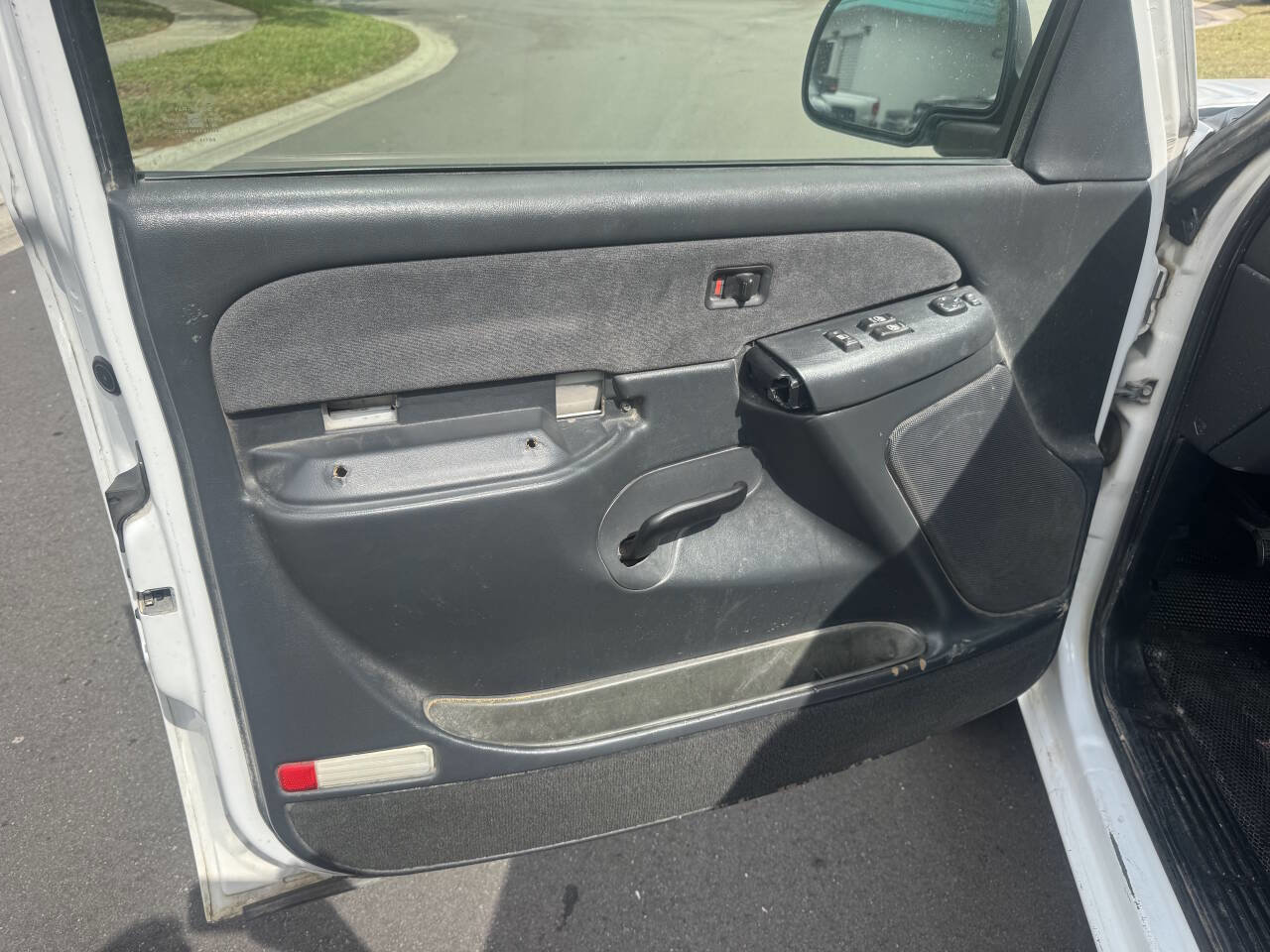 Used 2002 Chevrolet Silverado 2500 LS w/ Off-Road Skid Plate Pkg AWD/4WD image 14