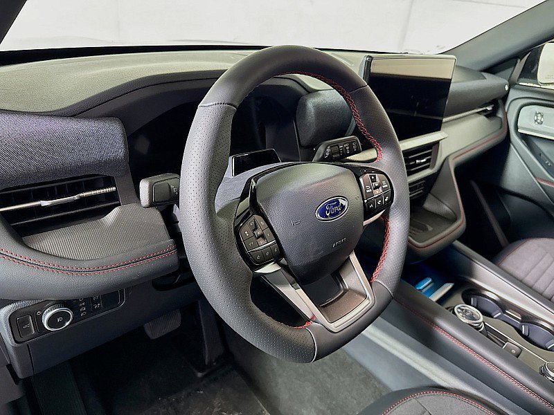 New 2025 Ford Explorer ST-Line w/ Premium Package AWD/4WD image 9
