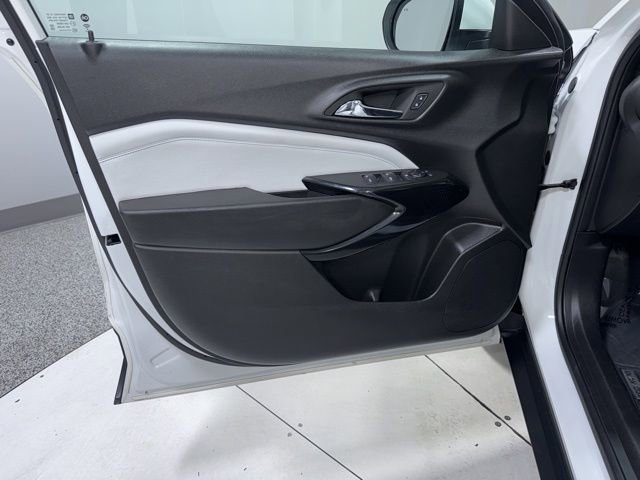Used 2024 Chevrolet Trax LT w/ Driver Confidence Package image 9