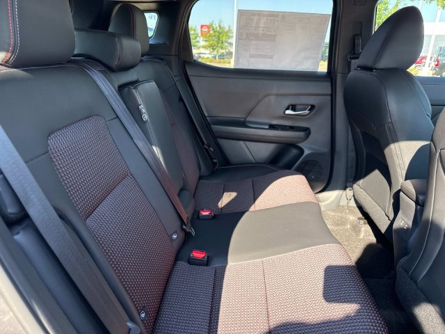 New 2027 Nissan Kicks SR FWD image 12