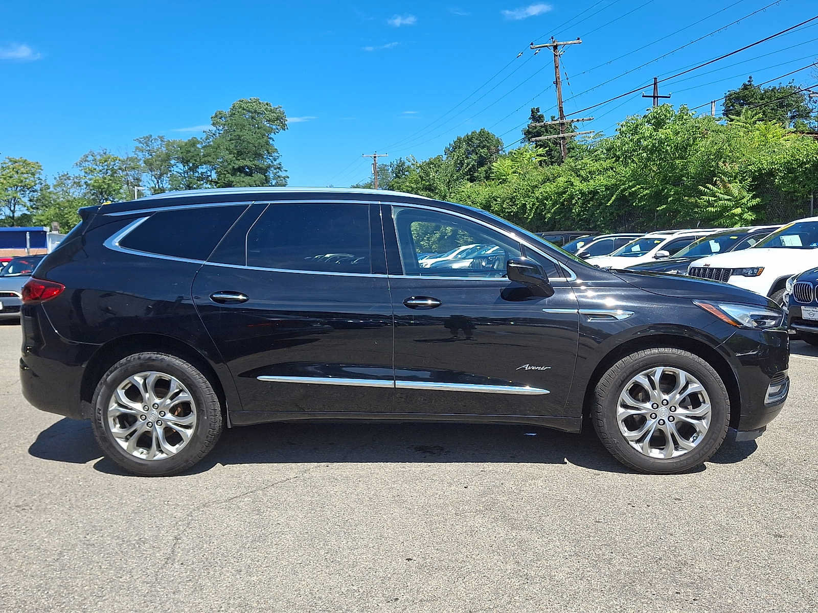 Used 2020 Buick Enclave Avenir w/ Avenir Technology Package AWD/4WD image 7