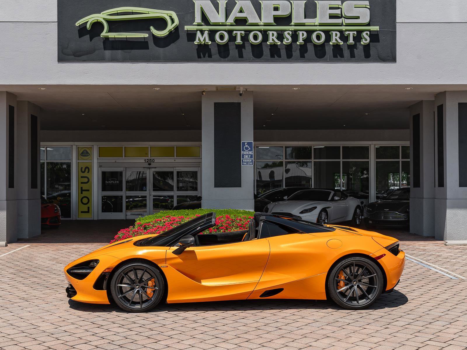 Used 2022 McLaren 720S Performance RWD image 35