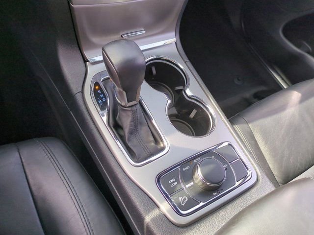 Used 2018 Jeep Grand Cherokee Limited image 16