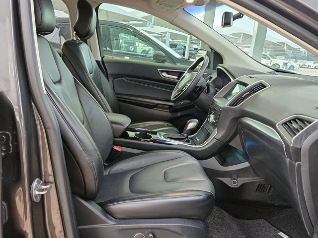 Used 2017 Ford Edge Titanium w/ Technology Package FWD image 17