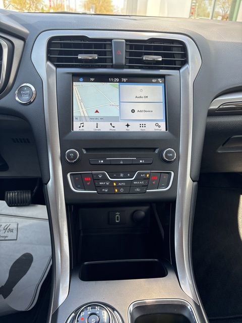 Used 2017 Ford Fusion SE w/ Fusion SE Technology Package FWD image 17
