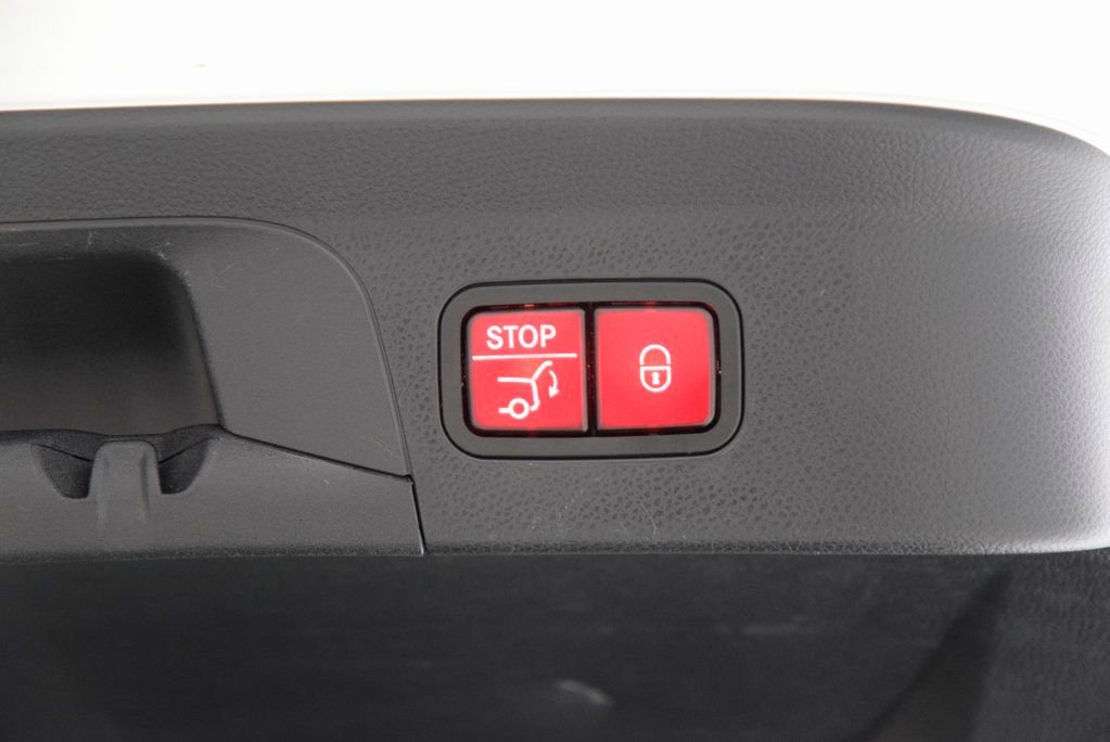 Used 2022 Mercedes-Benz GLC 43 AMG AMG GLC 43 image 32