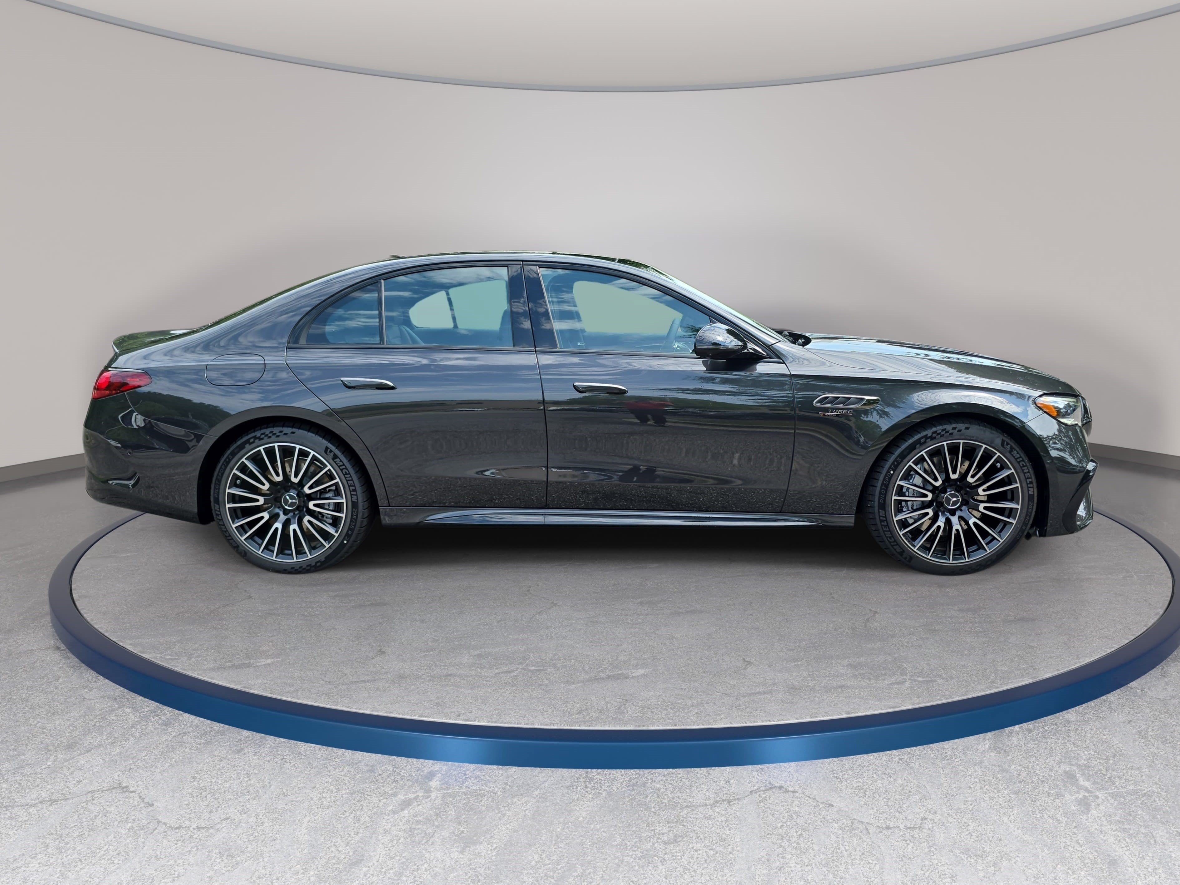 New 2026 Mercedes-Benz E 53 AMG e 4MATIC Sedan image 4