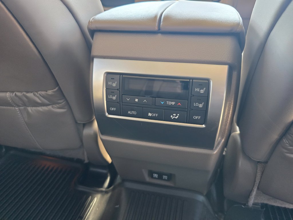 Used 2023 Lexus GX 460 Premium w/ Premium Package AWD/4WD image 17