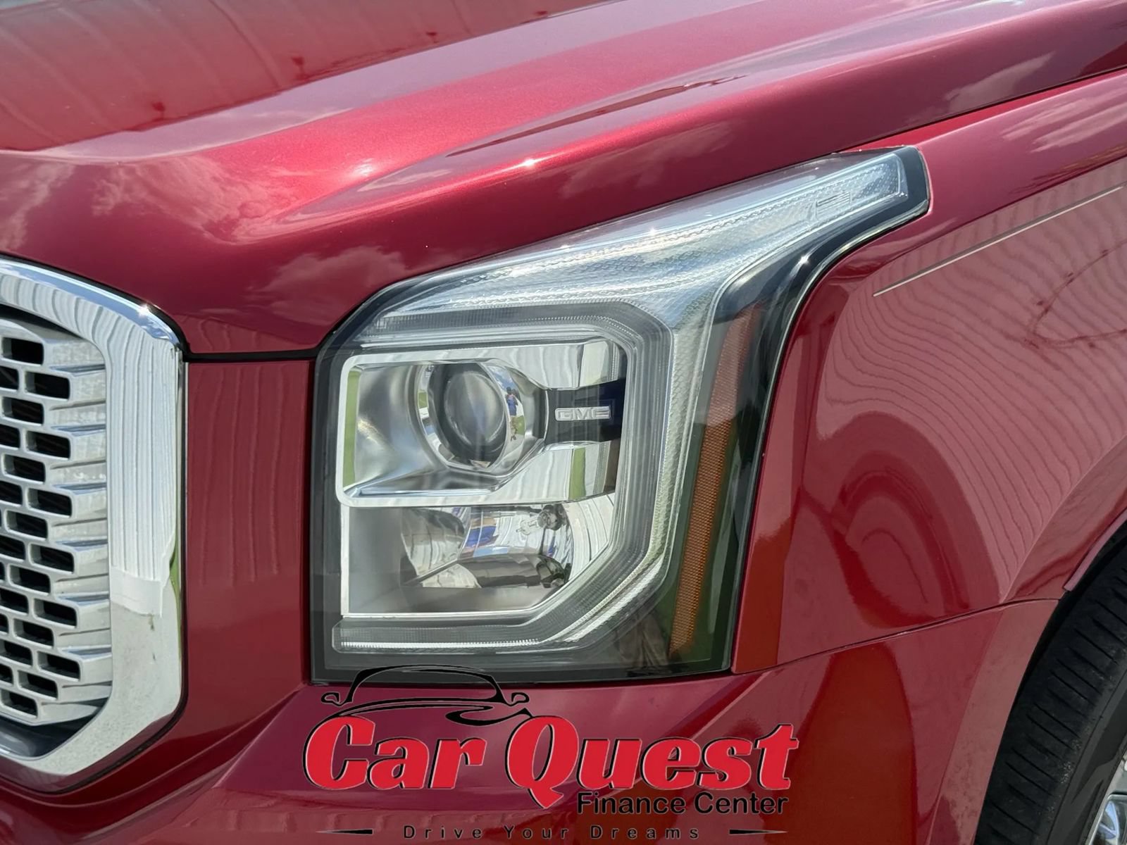Used 2015 GMC Yukon Denali w/ Premium Package AWD/4WD image 26