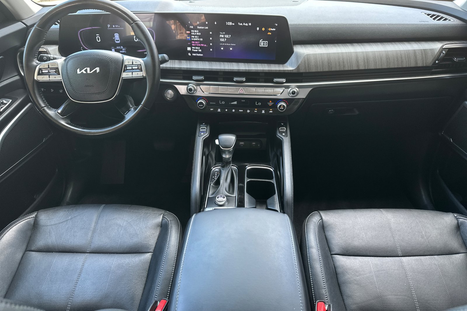 Used 2024 Kia Telluride EX w/ EX Captain's Chair Package FWD image 13