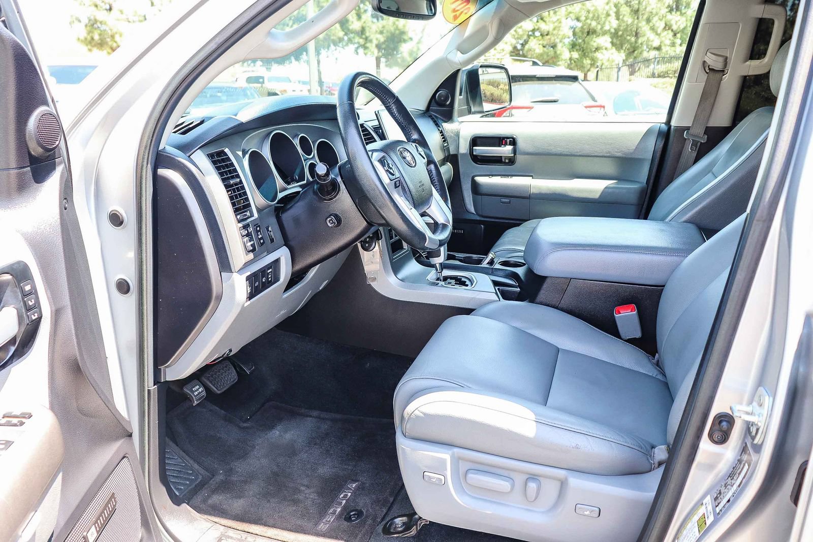 Used 2016 Toyota Sequoia Limited w/ Safety & Convenience Package AWD/4WD image 22
