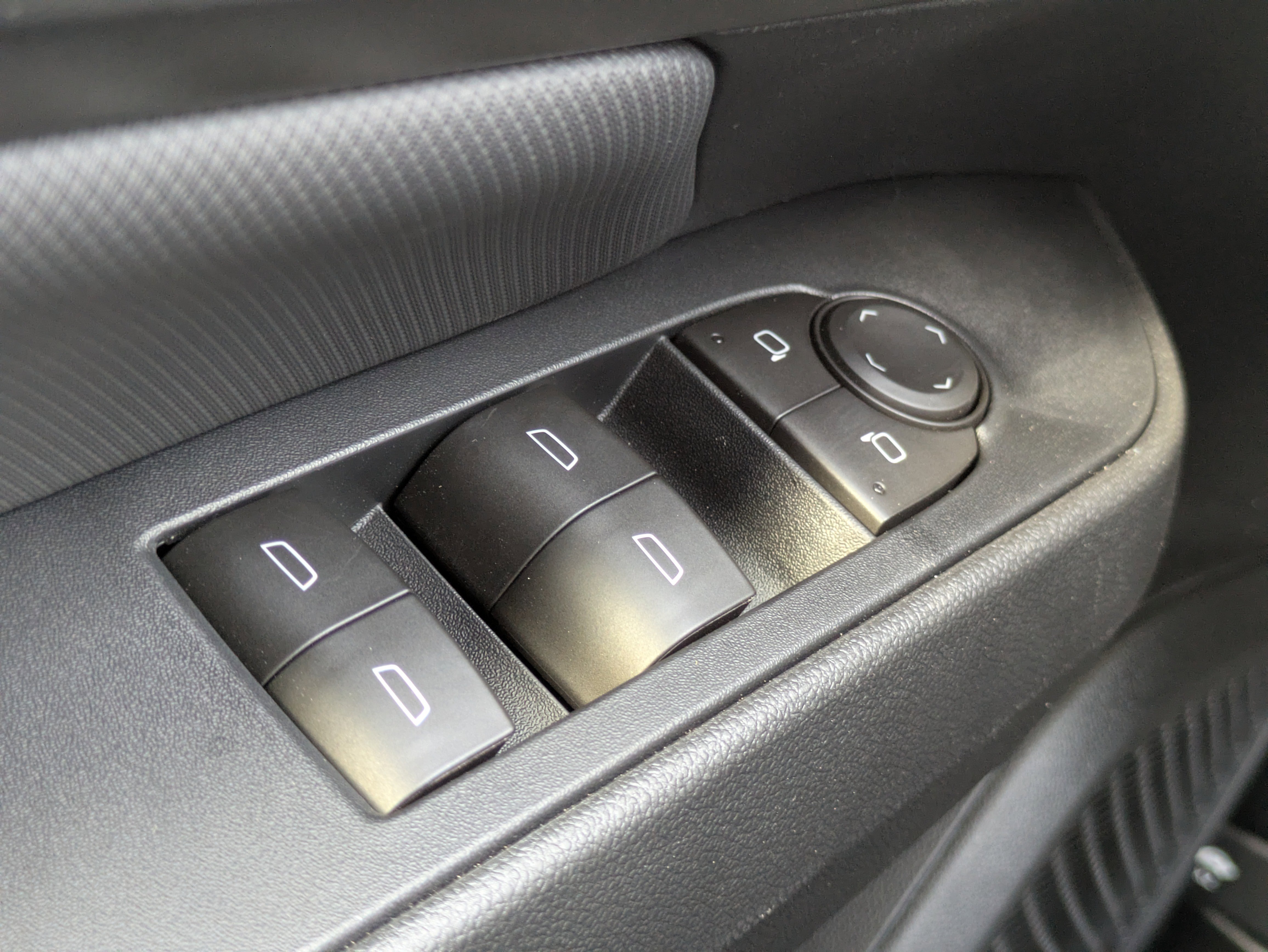 New 2026 Chevrolet Equinox EV LT image 12